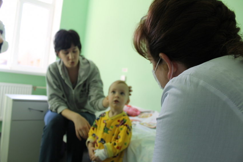 В Волгодонске дети больше не будут лечиться в здании с тараканами и дырами в стенах
