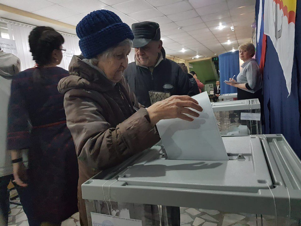 90-летняя волгодончанка в свой день рождения пришла на выборы президента