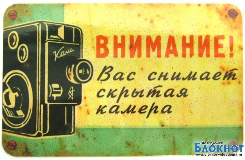 Полиция преследовала подростков на каршеринге, которые врезались в дом в Москве