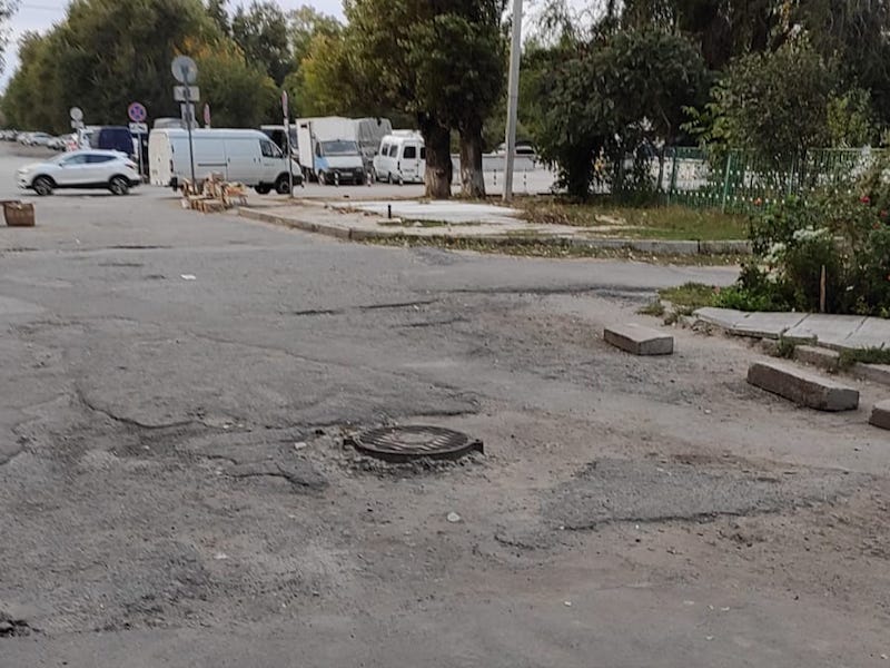 Тротуар возле рынка «Машенька»